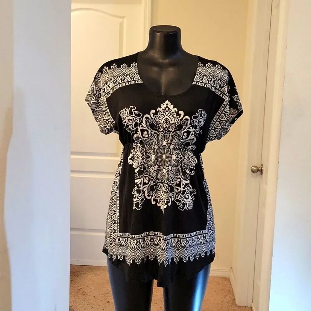 JULIE'S CLOSET MATENITY SILKY FLORAL PRINT DESIGN ROUNDNECK SHIRT